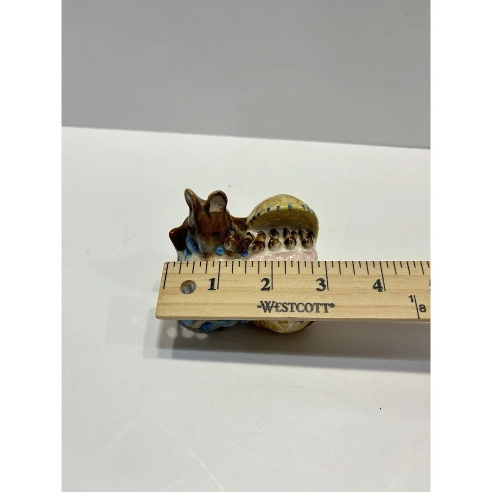Vtg Beatrix Potter Beswick “HUNCA MUNCA” Ceramic Mouse w Babies England Signed